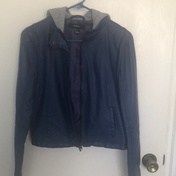 Leather jacket - Picture 2 of 3